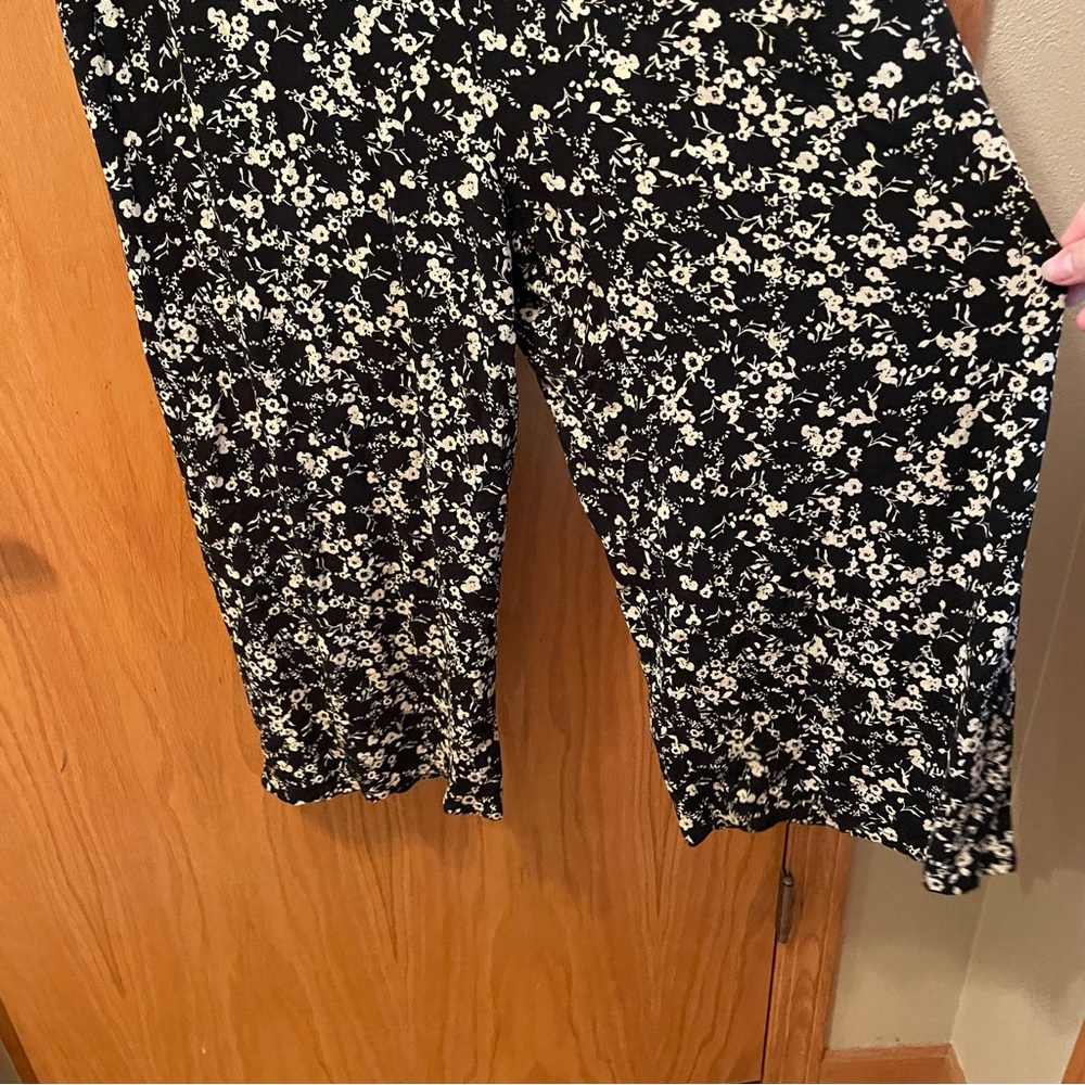 Maurices Black Floral V-Neck Jumpsuit - Picture 6 of 14